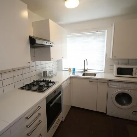 Image 3 - 5 Bawden Close, Tyler Hill, CT2 7DW, United Kingdom - Room for rent