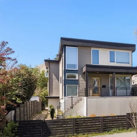 Buy this 8 bed house on 4723 8th Avenue Northeast in Seattle, WA 98105