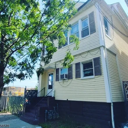 Image 1 - 502 Bond Street, Elizabeth, NJ 07206, USA - Townhouse for sale