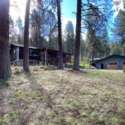 Buy this 3 bed house on 698 Chiloquin Drive in Chiloquin, Klamath County