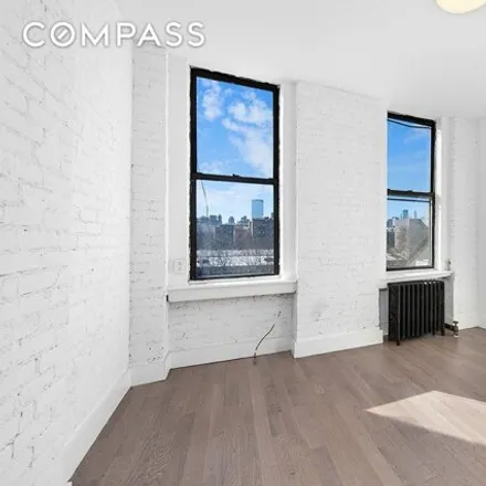 Image 3 - 633 East 6th Street, New York, NY 10009, USA - House for rent