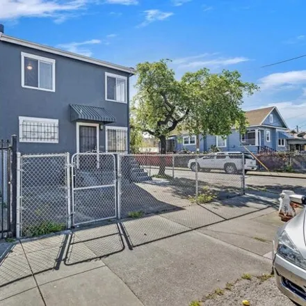 Buy this 4 bed house on 1700 40th Avenue in Oakland, CA 94601