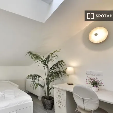 Rent this 2 bed apartment on Via Luigi Frapolli 36 in 20059 Milan MI, Italy
