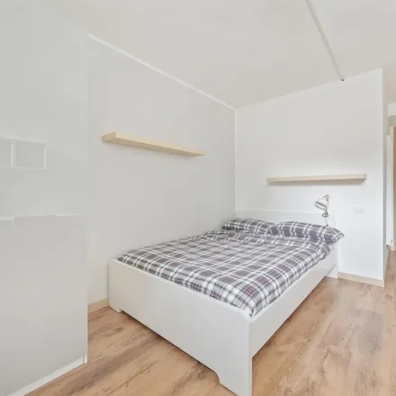 Rent this 5 bed room on Via Ernesto Breda in 146, 20126 Milan MI