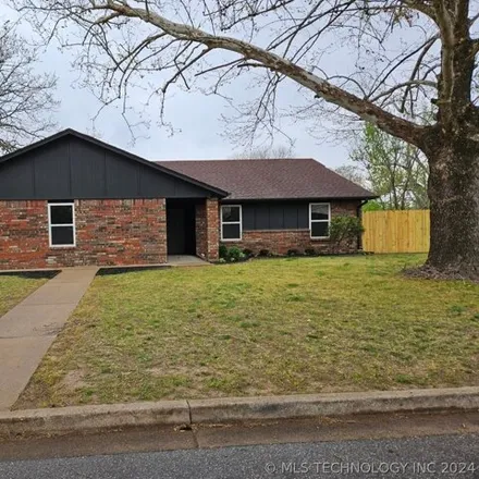 Buy this 3 bed house on 702 North Zenith Avenue in Tulsa, OK 74127