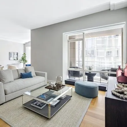 Image 2 - 155 East 86th Street, New York, NY 10028, USA - Condo for sale