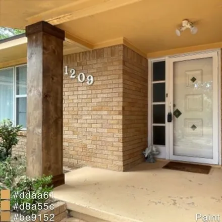 Image 3 - 1209 Lauraine St, Brenham, Texas, 77833 - House for sale