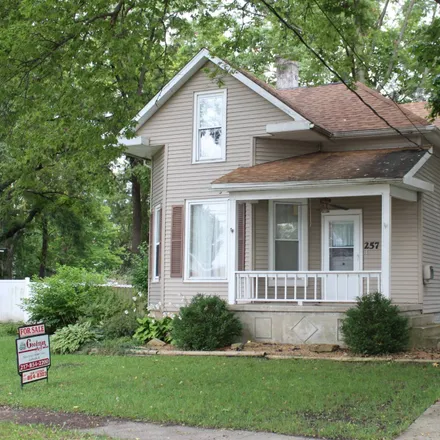 Buy this 3 bed house on 257 North East Street in Carlinville, IL 62626