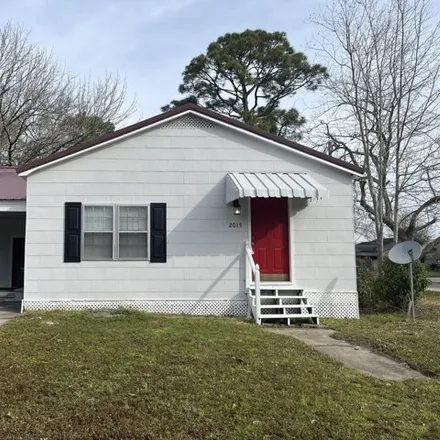 Buy this 2 bed house on 2015 Harrison Avenue in Pascagoula, MS 39567