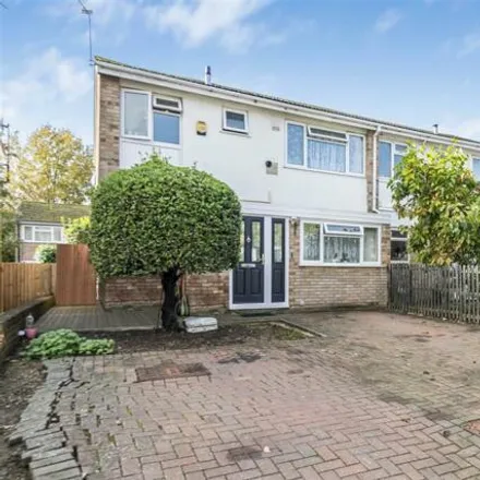 Buy this 3 bed duplex on Quantock Avenue in Reading, RG4 6PY