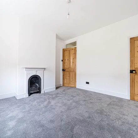 Rent this 2 bed apartment on 45 Manchester Road in Reading, RG1 3QE