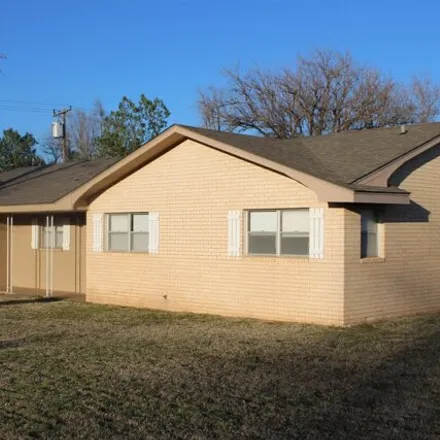 Buy this 4 bed house on 1057 26th Street in Woodward, OK 73801