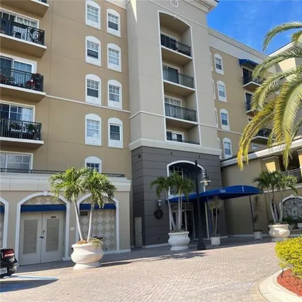 Rent this 2 bed condo on 1083 Cocoanut Avenue in Sarasota, FL 34236