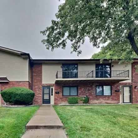 Buy this 3 bed condo on 37 Trails End St in Greenwood, Indiana