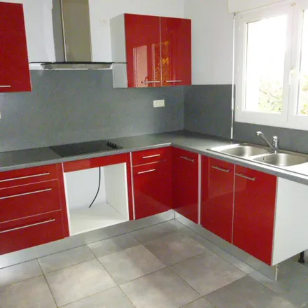 Rent this 4 bed apartment on 14 Avenue d'Occitanie in 31320 Péchabou, France