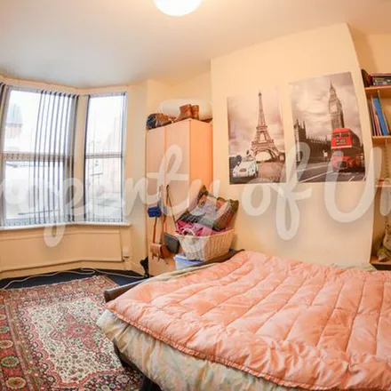 Rent this 5 bed apartment on AVI Hair & Beauty Salon in 159 Ilkeston Road, Nottingham