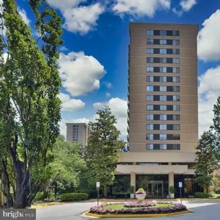 Buy this 3 bed condo on Skyline House West in 3713 South George Mason Drive, Falls Church