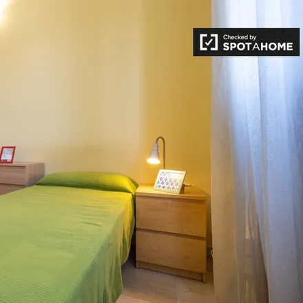 Rent this 4 bed room on Largo Isabella d'Aragona in 4, 20122 Milan MI