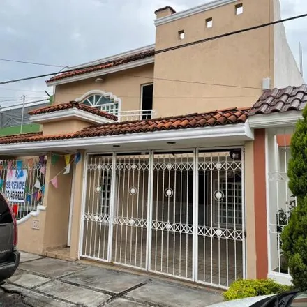 Buy this 5 bed house on Calle Francisco Martín del Campo in Jardines Alcalde, 44298 Guadalajara