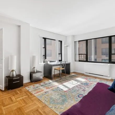 Image 1 - 210 East 47th Street, New York, NY 10017, USA - Condo for sale