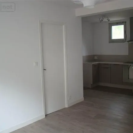 Rent this 3 bed apartment on 44 Quai Béatrix de Gavre in 53000 Laval, France