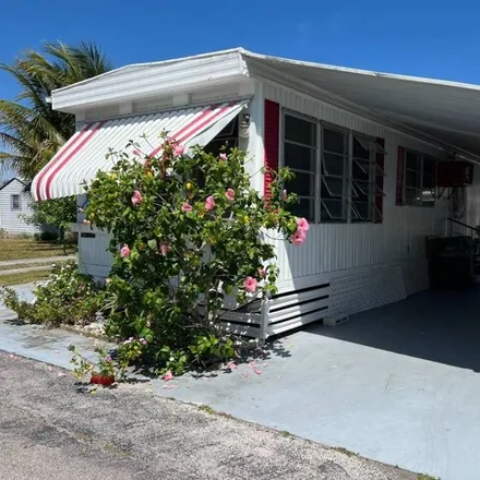 Buy this studio apartment on 6th Street in Saint Lucie County, FL 34946
