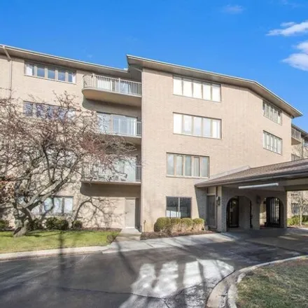 Buy this 2 bed condo on 3905 Greenleaf Circle in Kalamazoo, MI 49008