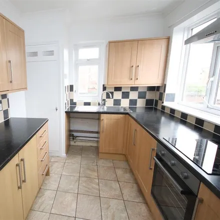 Rent this 2 bed apartment on Temple Square Cafe in Hilltop Gardens, Dartford