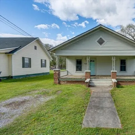 Buy this 2 bed house on 706 West 12th Street in Chickamauga, Walker County