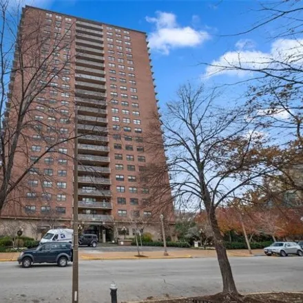 Image 3 - Executive House Apartments, 4466 West Pine Boulevard, St. Louis, MO 63108, USA - Condo for sale