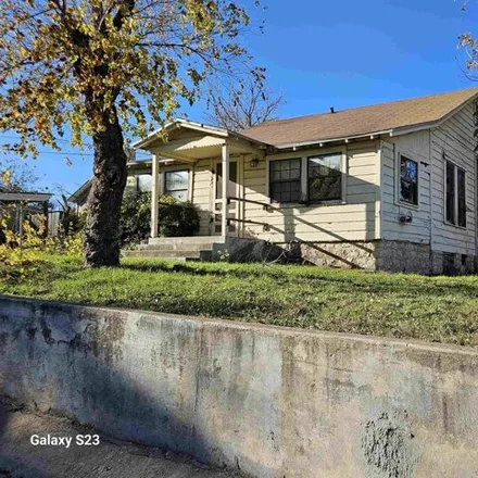 Buy this 2 bed house on 725 West Avenue C in Lampasas, TX 76550