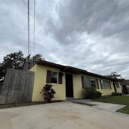 Buy this 2 bed house on 1715 Lakewood Ave in Eustis, Florida