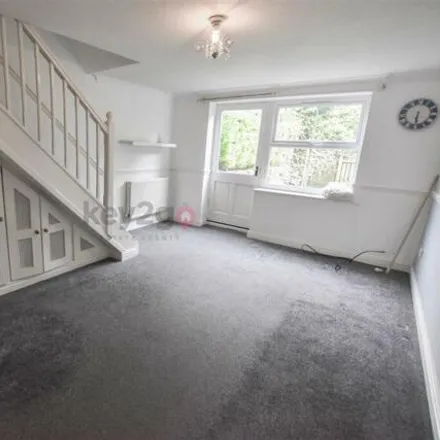 Image 2 - Deepwell Court, Sheffield, S20 4SW, United Kingdom - Townhouse for sale