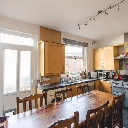 Image 3 - Tapton Hill Road, Sheffield, S10 5GA, United Kingdom - House for rent