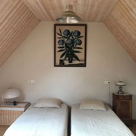 Rent this 2 bed townhouse on Route de l'Ile Grande in 22560 Pleumeur-Bodou, France