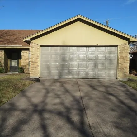 Rent this 3 bed house on 1053 Cresthaven Drive in Lancaster, TX 75134