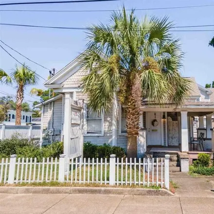 Buy this studio house on 1334 East Cervantes Street in Pensacola, FL 32501