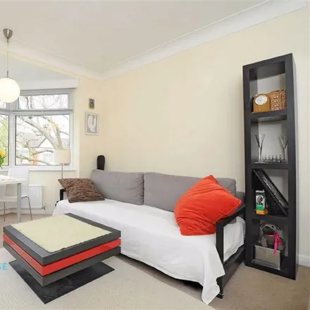 Image 5 - Chandos Road, London, NW2 4LS, United Kingdom - Apartment for rent