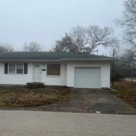 Buy this 3 bed house on West Cherry Street in Robinson, IL 62454