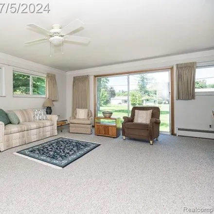 Image 5 - 8911 Houghton Dr, Sterling Heights, Michigan, 48314 - House for sale