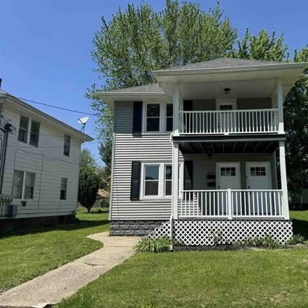 Rent this 2 bed house on 1692 6th Avenue in Rockford, IL 61104