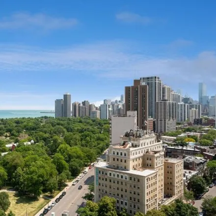 Image 4 - 2020 North Lincoln Park West, Chicago, IL 60614, USA - Condo for sale