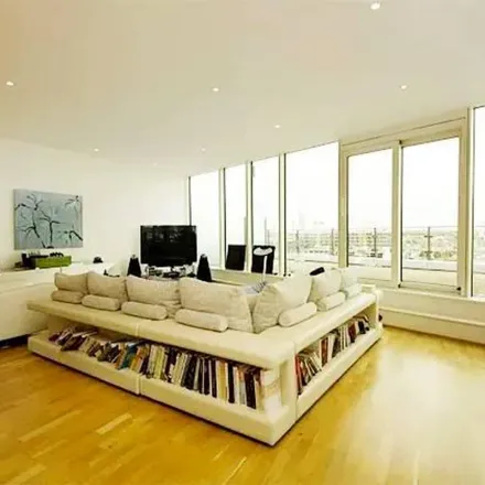 Rent this 3 bed apartment on York Road in London, SW18 1GL