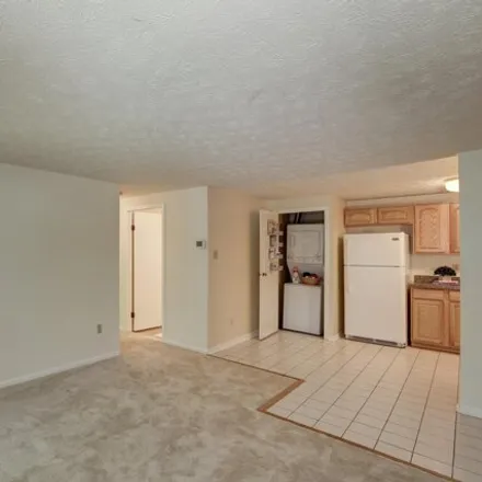 Image 3 - 11460 Little Patuxent Parkway, Columbia, MD 21044, USA - Condo for rent