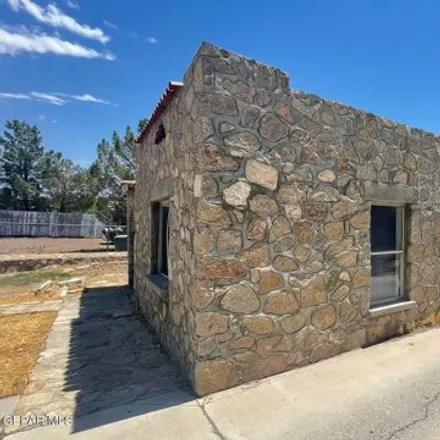 Buy this studio house on 651 Mauer Road in El Paso, TX 79915