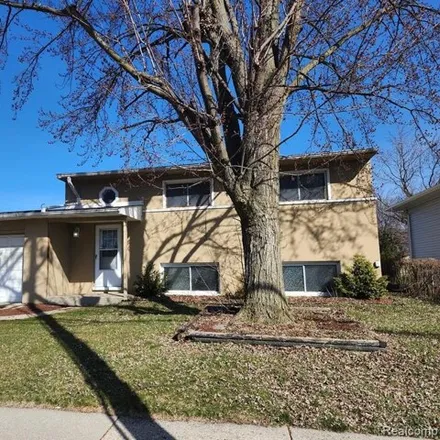 Buy this 3 bed house on 12059 19 Mile Road in Sterling Heights, MI 48313
