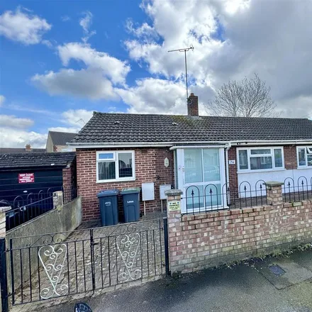 Rent this 2 bed house on St Monicas Avenue in Luton, LU3 1QH