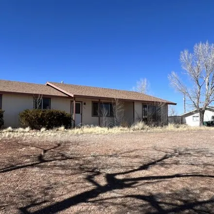 Buy this 4 bed house on 400 West 14th North in St. Johns, AZ 85936