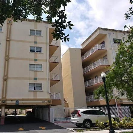 Rent this 1 bed condo on 2008 Jackson Street in Hollywood, FL 33020