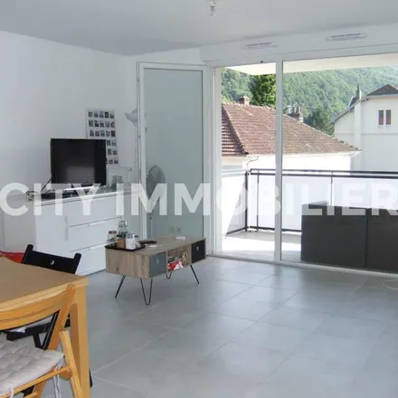 Rent this 3 bed apartment on 26 Avenue Robert Huant in 38190 Villard-Bonnot, France